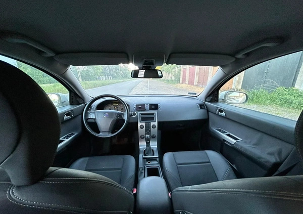 Volvo V50 cena 10900 przebieg: 199000, rok produkcji 2006 z Poznań małe 67